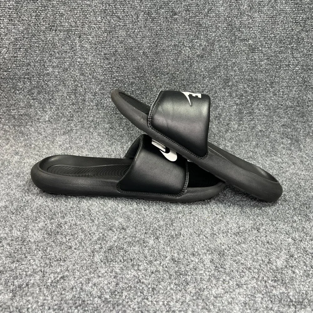 Nike Victori One Slides Men's 8 Black Athletic Recovery Beach Flip‎ Flop Sandals